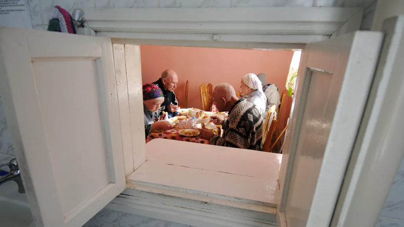 СМИ: В России обновят стандарты для домов престарелых