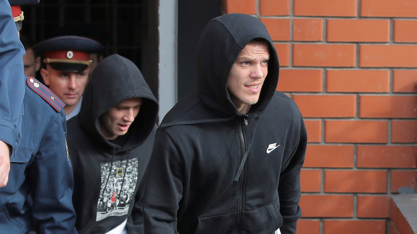 Мать Кокориных отреагировала на выход сыновей на свободу