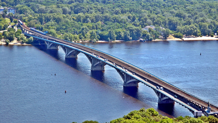 СМИ узнали подробности «минирования» моста в Киеве
