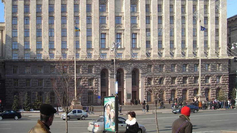 Депутата Киевсовета ударили кирпичом по голове