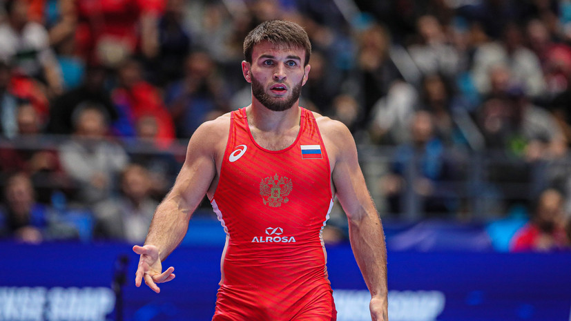Рашидов выиграл золото в весе до 65 кг на ЧМ по вольной борьбе