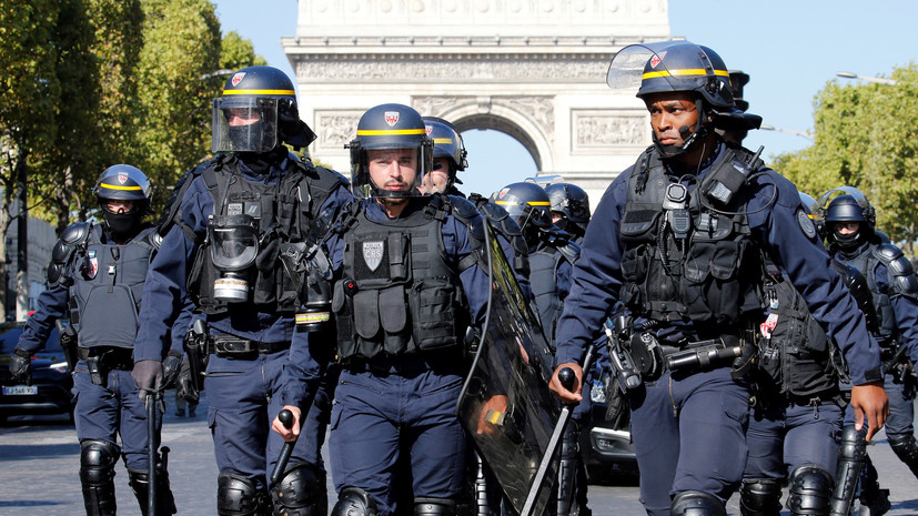 В Париже задержали более 120 участников акции «жёлтых жилетов»
