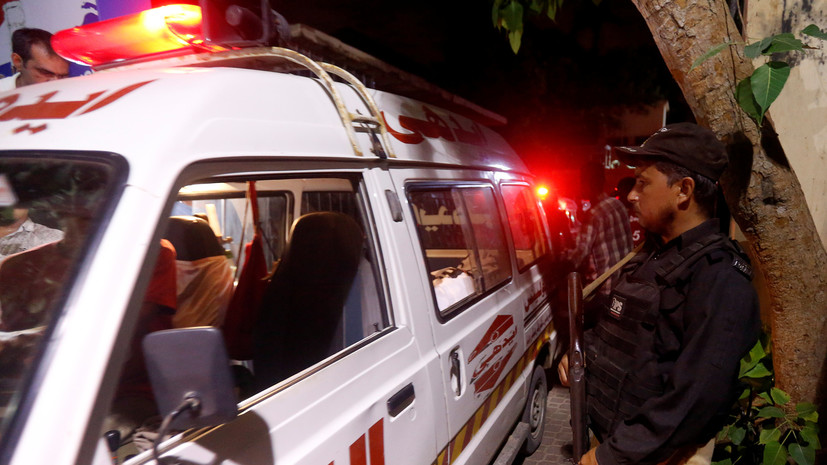 В Пакистане в аварии с участием автобуса погибли 25 человек