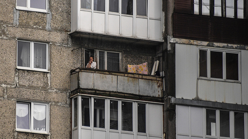 Эксперт прокомментировал запрет курения на балконах