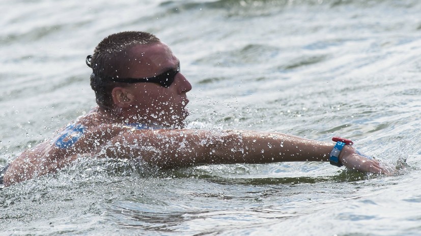 Абросимов завоевал бронзу в заплыве на 10 км на этапе Мировой серии