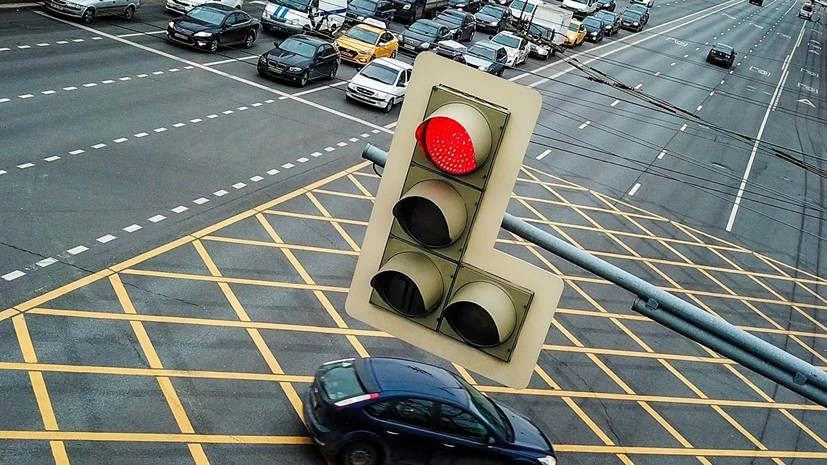 В Москве появилась возможность сообщить о плохой работе светофора по QR-коду