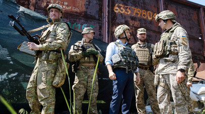 Президент Украины Владимир Зеленский посетил передовые позиции ВСУ в Луганске