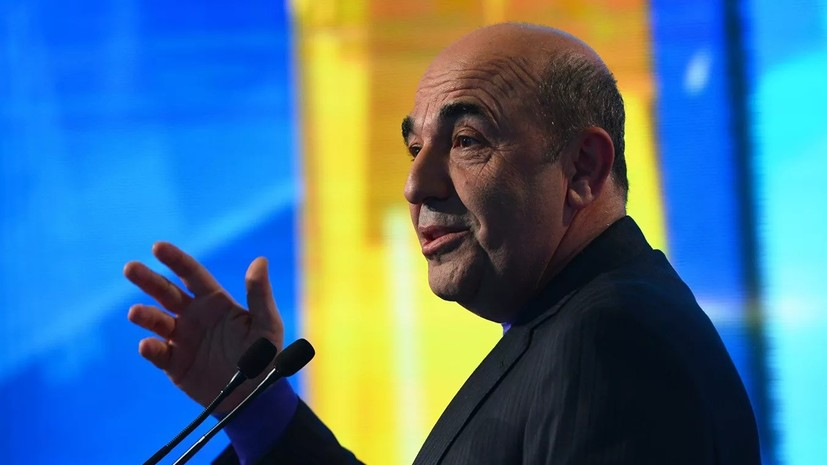 Депутаты Рады сорвали плакат в поддержку свободы слова на Украине