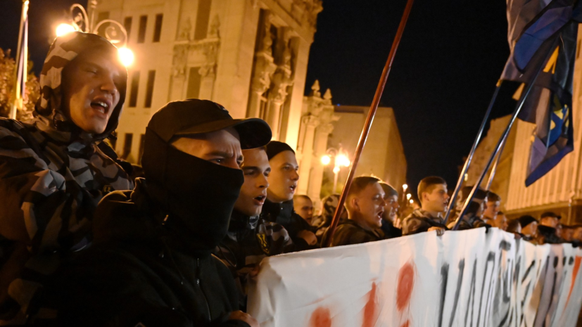 Участники митинга в Киеве направились к офису президента