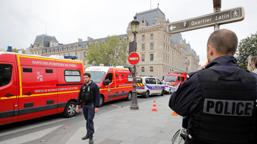 France Info: напавший на полицейских в Париже был сотрудником полиции