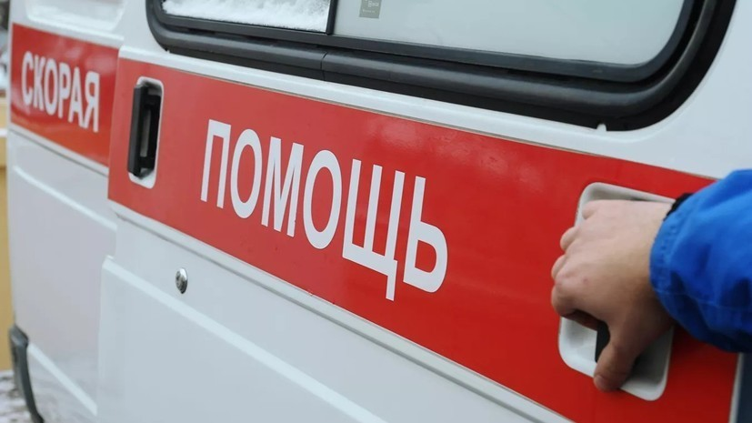 Источник: при падении строительной люльки в Москве погиб один человек