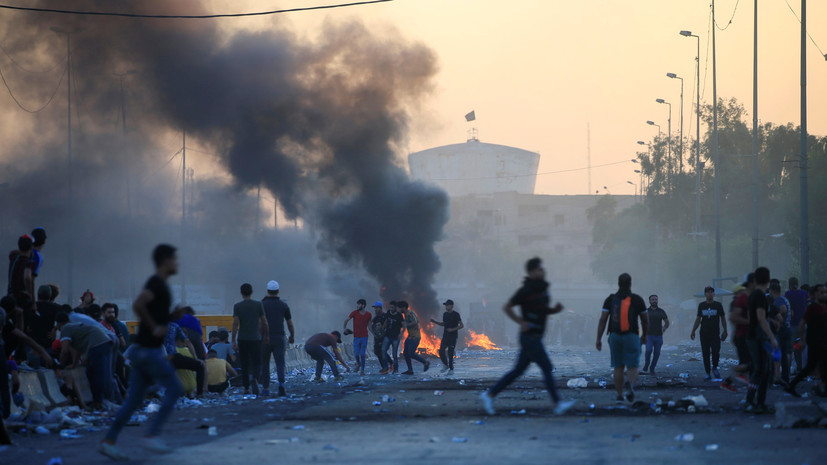 СМИ: Число погибших при протестах в Ираке увеличилось до 100