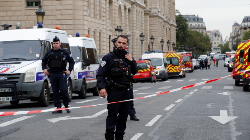 Во Франции проведут проверку спецслужб после атаки в Париже
