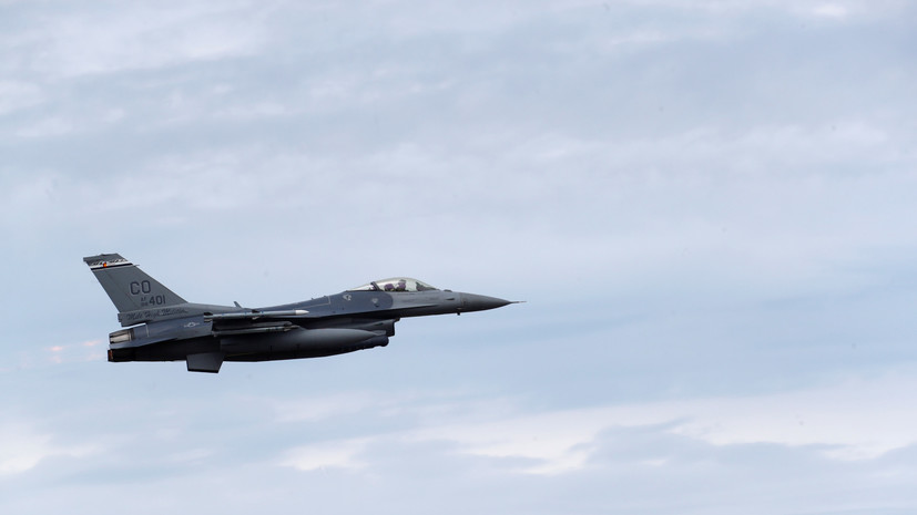 СМИ: В Германии разбился истребитель F-16
