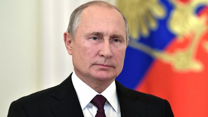 Путин поручил утвердить требования к структуре зарплаты медиков