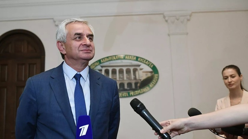 Избранный президент Абхазии Хаджимба принёс присягу