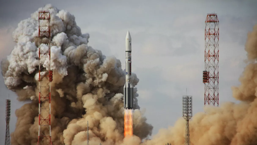 Ракета «Протон-М» с двумя спутниками стартовала с Байконура