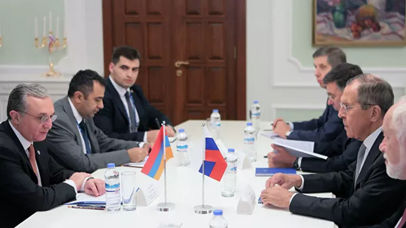 Лавров встретился с главой МИД Армении