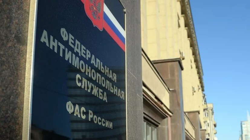 Минтранс и ФАС изучат ситуацию с ценами на билеты «Победы» в Россию