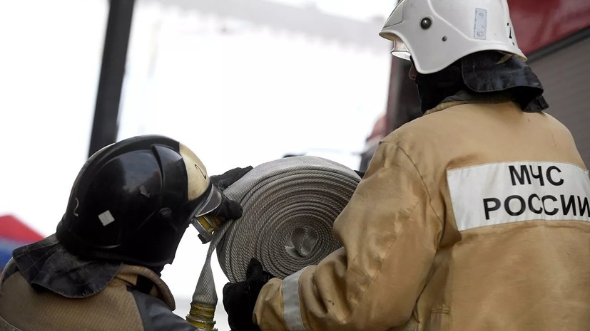 Крупный пожар на складе на западе Москвы ликвидирован