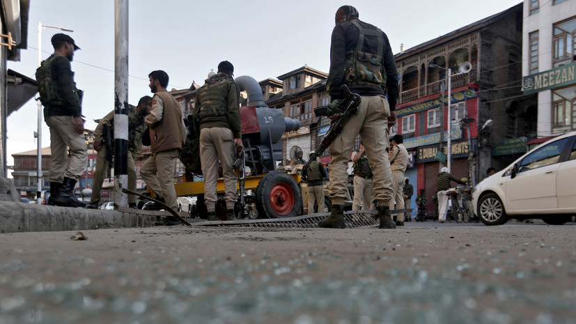 СМИ: Армия Индии нанесла артиллерийские удары в Кашмире