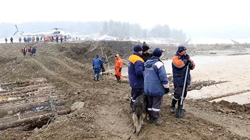 Активные поисковые работы на месте ЧП под Красноярском приостановлены