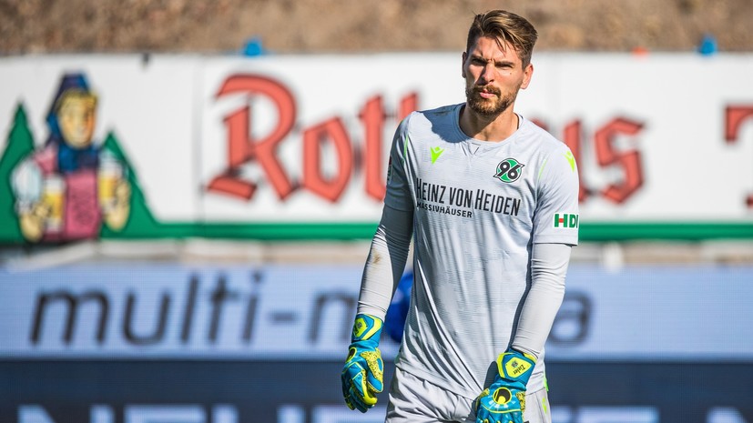 В Германии вратарь ударил празднующего гол соперника и был удалён