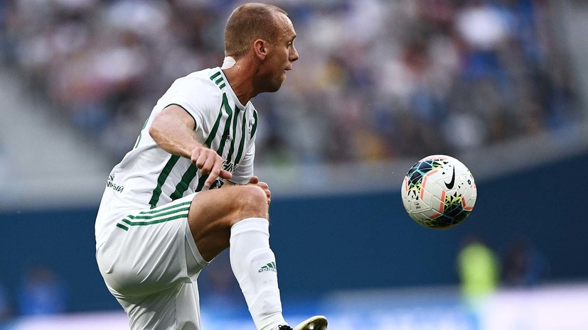 Появилось видео гола Глушакова с центра поля в матче «Ахмат» — «Луч»