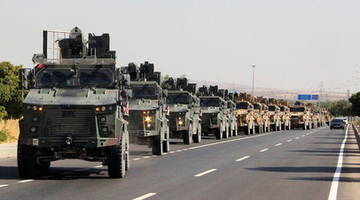 Колонна военной техники Турции возле границы с Сирией