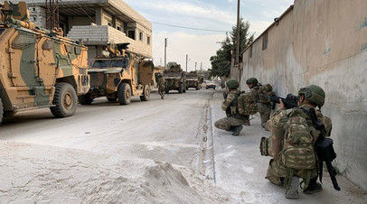 Турецкие солдаты во время военной операции в Сирии
