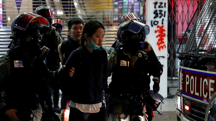 В ходе протестов в Гонконге пострадали 17 человек
