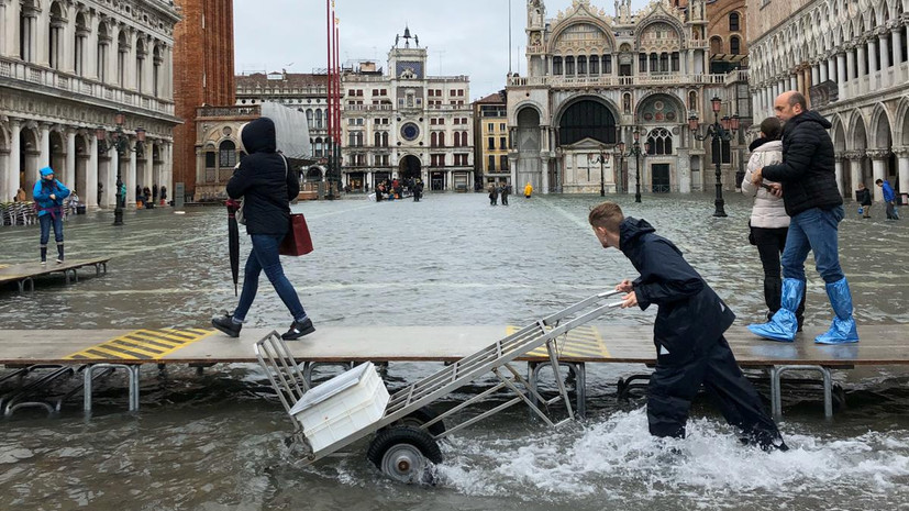 В Венеции оценили ущерб городу от наводнения