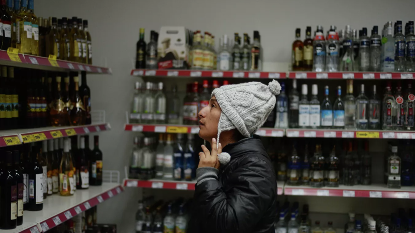 В Минздраве оценили идею сократить время продажи алкоголя в России
