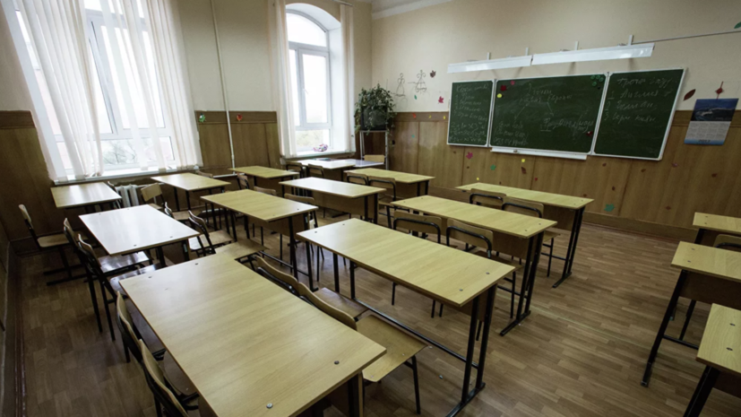 На Украине заявили об избыточном числе школьных учителей в стране