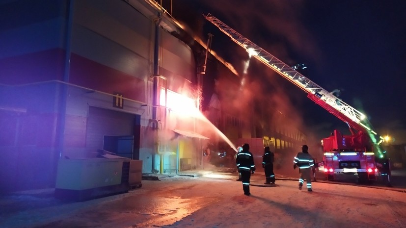 На территории Челябинского компрессорного завода произошёл пожар
