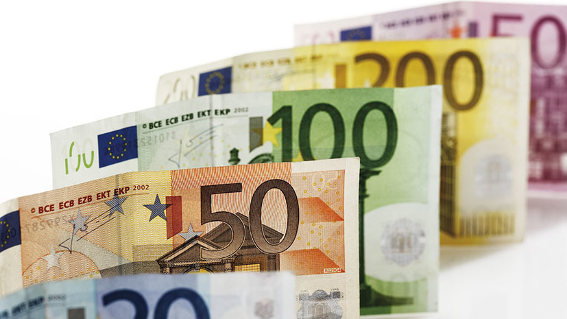 «Возможности для вытеснения доллара»: чем вызван рекордный спрос российских банков на европейскую валюту