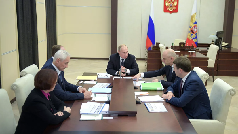 Путин призвал добиться более устойчивого роста экономики России