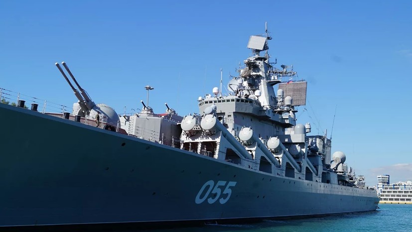 В Кейптаун прибыл российский ракетный крейсер «Маршал Устинов»