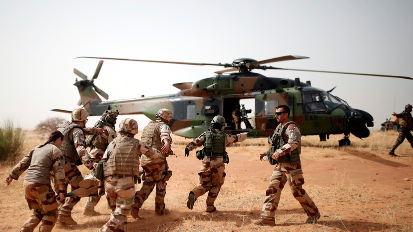 В Париже заявили о гибели 13 французских военных в Мали