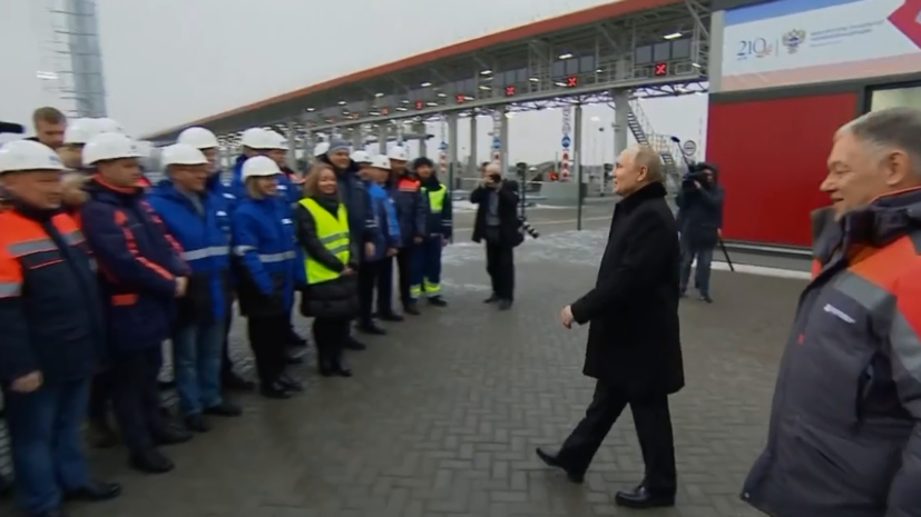 открытие дороги петербург москва. авария мерседес на скоростной трассе москва санкт петербург. открытие м11 путин. путин открыл м11. фото открытие новых трасс в москве.