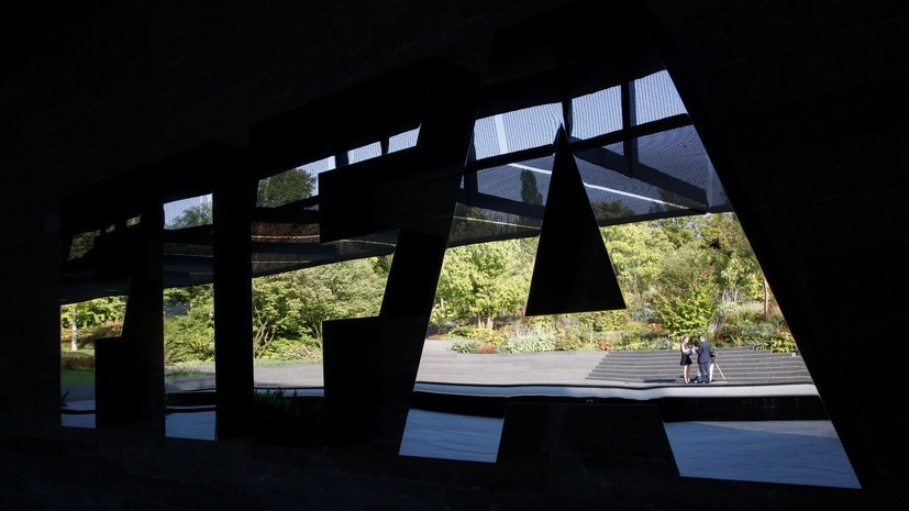 Россия опустилась на одну строчку в рейтинге ФИФА