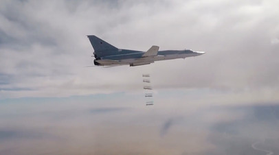 Дальний бомбардировщик Ту-22М3 наносит бомбовый удар по объектам террористов в Сирии