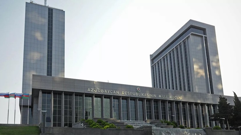 Парламент Азербайджана обратился к президенту с просьбой о роспуске