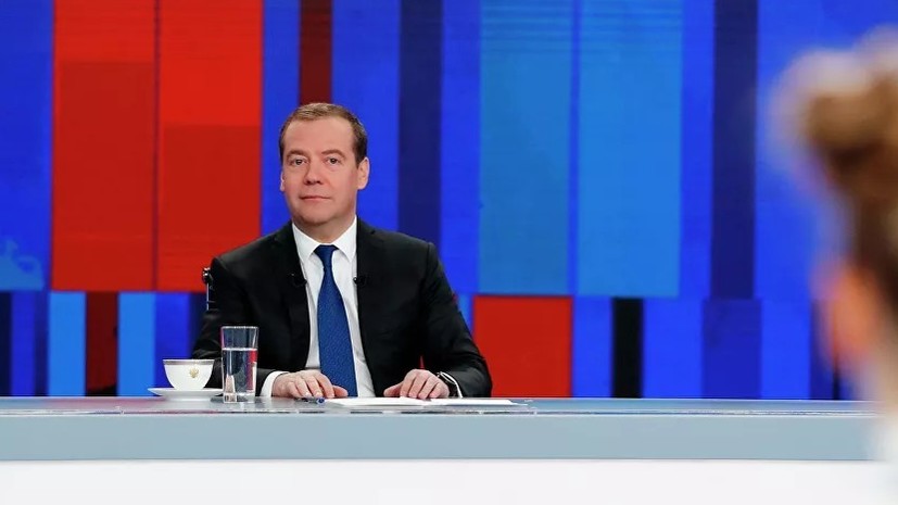 Медведев прокомментировал допинговый скандал