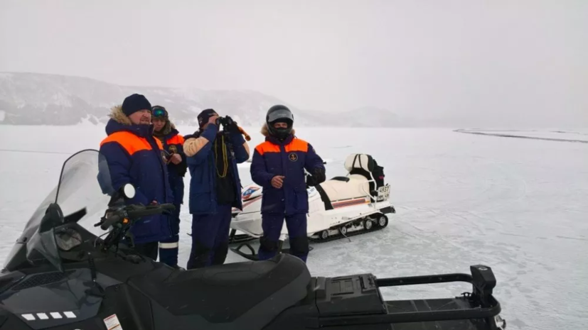 Спасатели эвакуировали рыбаков и ребёнка со льдины под Ивановом