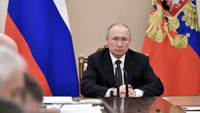Путин призвал глав регионов чутко реагировать на просьбы ветеранов