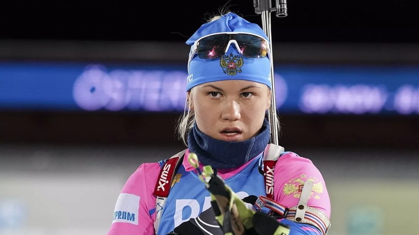 Женская сборная России по биатлону завоевала серебро в эстафете на этапе КМ в Хохфильцене