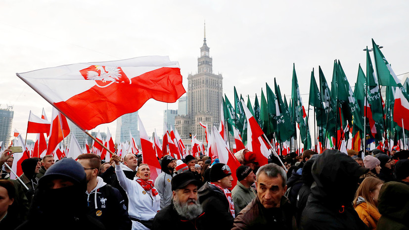 Разнонаправленная политика: что может стоять за отказом Варшавы называть Россию врагом