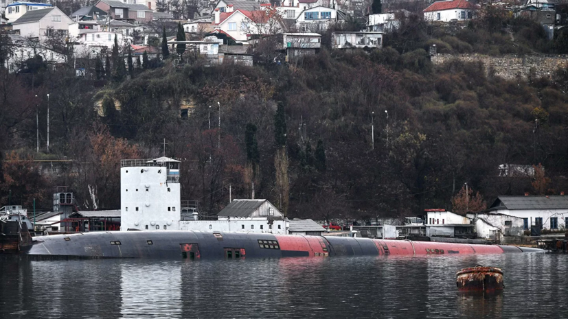 Источник сообщил о подготовке затонувшей в Севастополе подлодки к утилизации