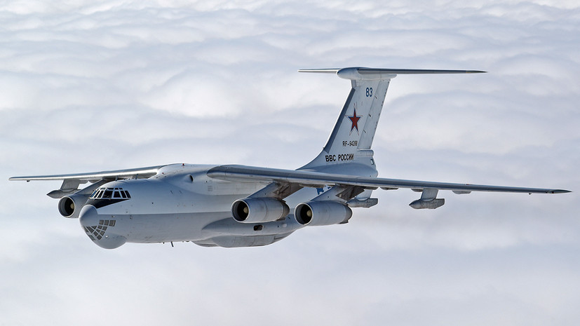 Самолёт-заправщик Ил-78 совершил экстренную посадку в Жуковском